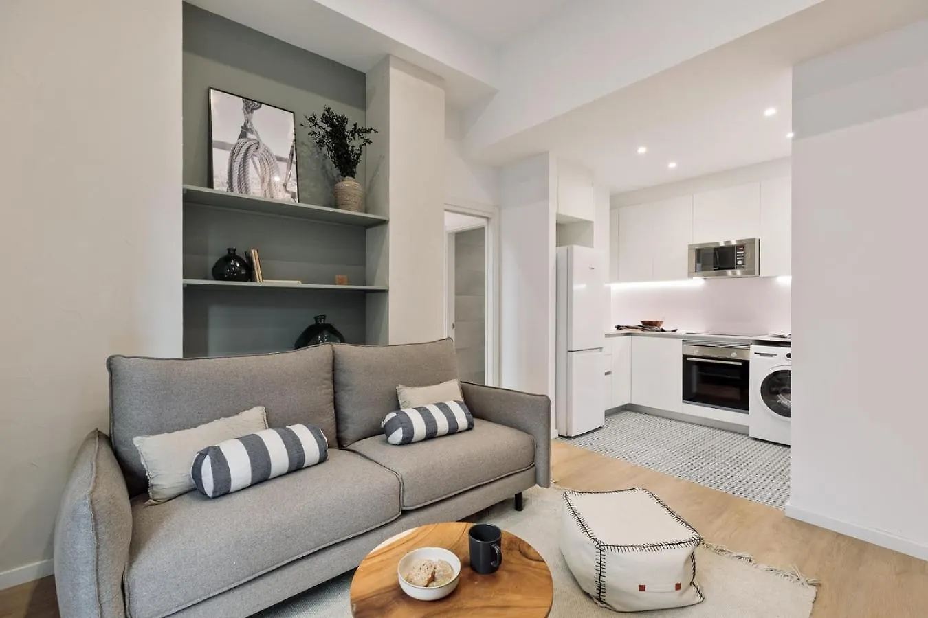 Baronissi - 2 Bedrooms And Terrace In Ciutat Vella 바르셀로나 아파트