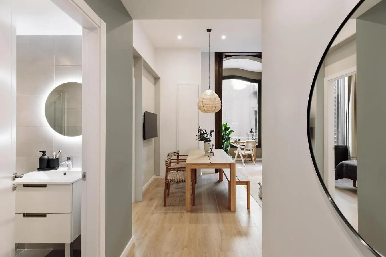 Baronissi - 2 Bedrooms And Terrace In Ciutat Vella Barcelona 0*,